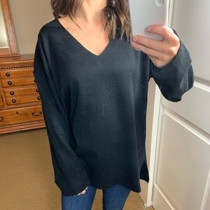 Umgee v neck sweater - size m